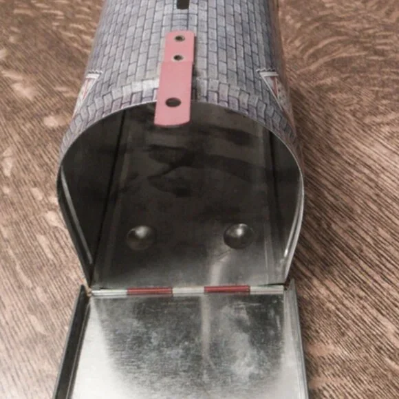 Vintage Tin Barn Bank. - Picture 3 of 7